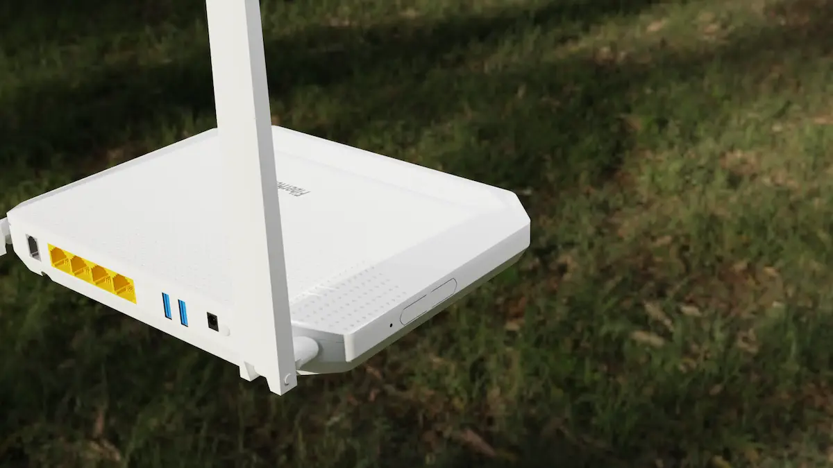 Vista lateral de um roteador Wi-Fi branco moderno